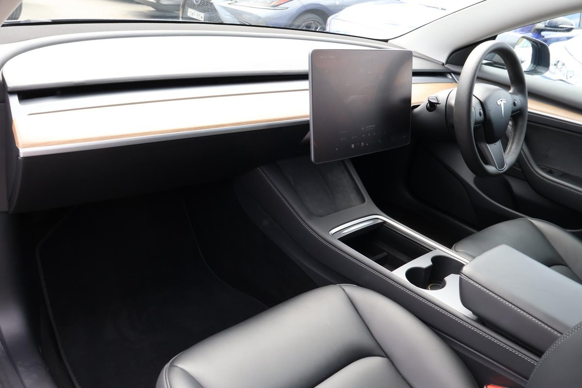 2022 Tesla Model 3 Rear-Wheel Drive image 20
