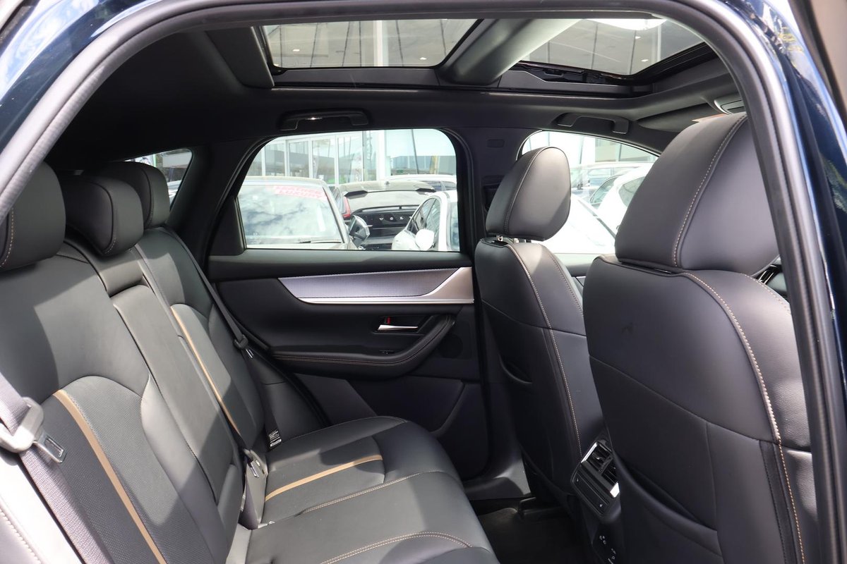 2023 Mazda CX-60 G40e Azami KH Series AWD image 17