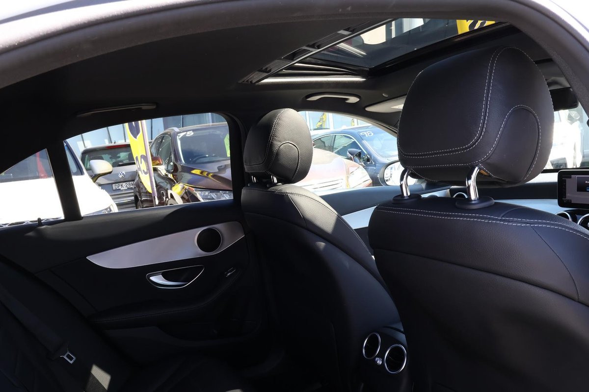 2018 Mercedes-Benz C-Class C300 W205 image 16