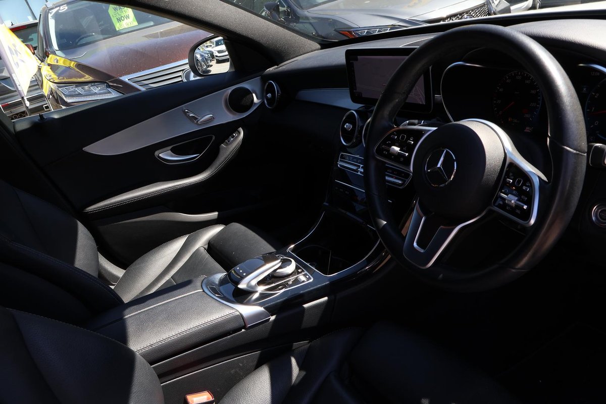 2018 Mercedes-Benz C-Class C300 W205 image 17