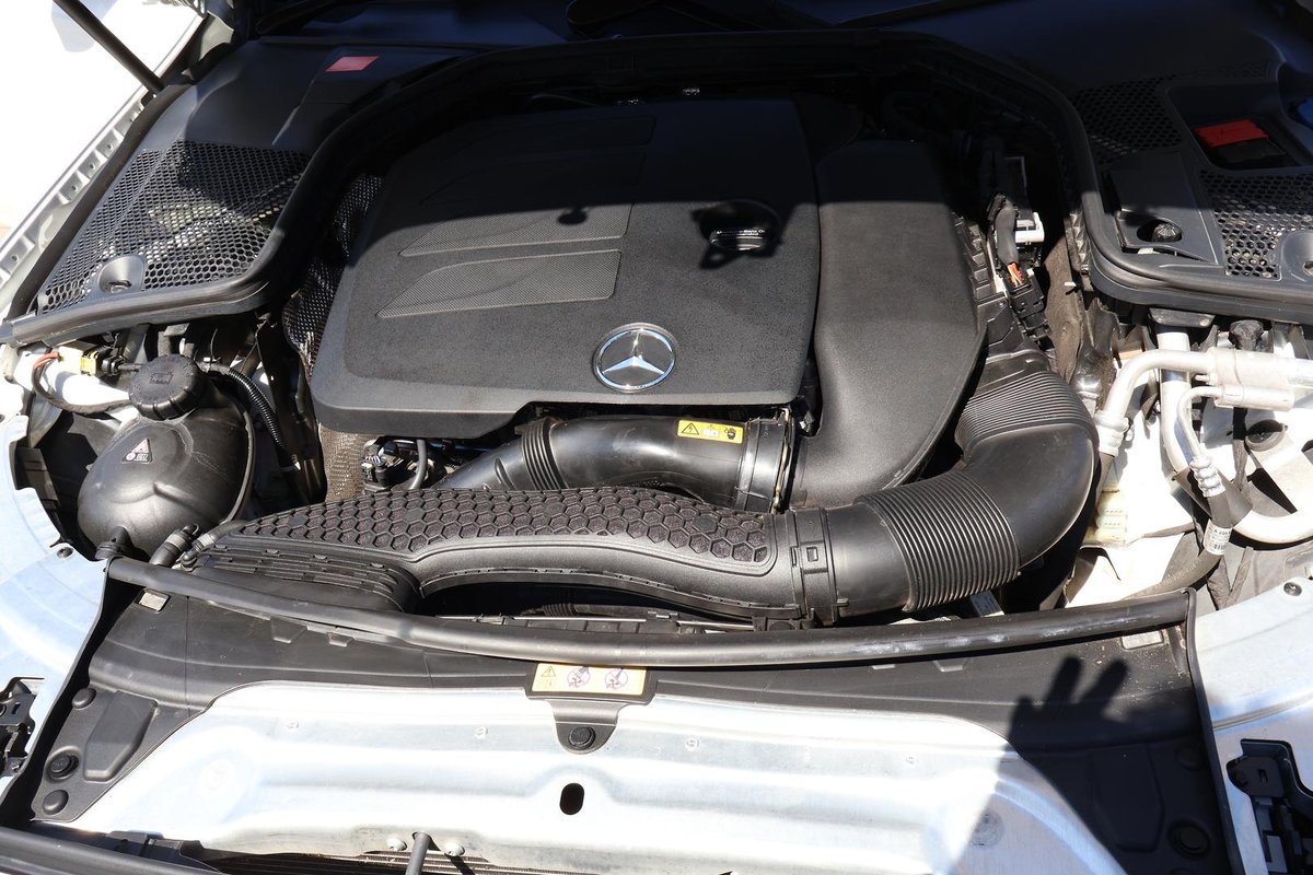 2018 Mercedes-Benz C-Class C300 W205 image 14