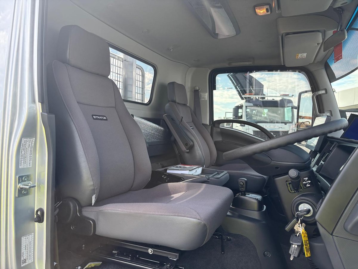2023 Isuzu N Series NPR 45/55-155 Tradepack image 19