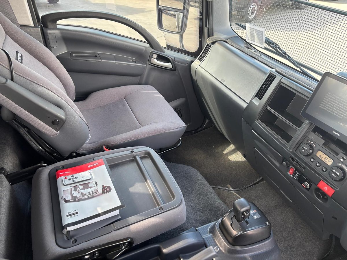 2023 Isuzu N Series NPR 45/55-155 Tradepack image 20