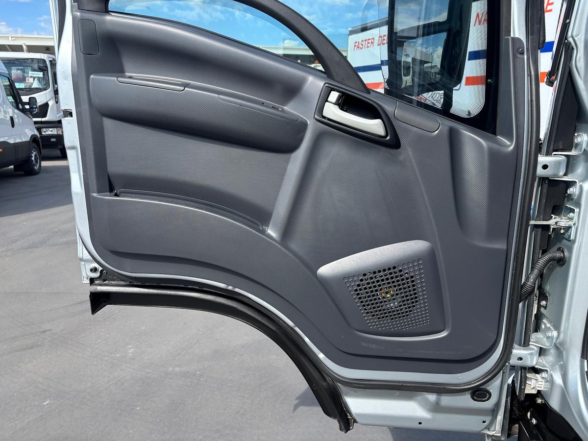 2023 Isuzu N Series NPR 45/55-155 Tradepack image 23