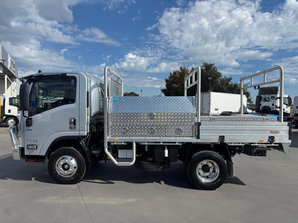2023 Isuzu N Series NPR 45/55-155 Tradepack image 2