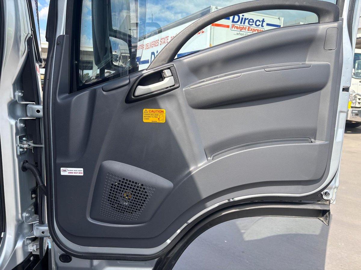 2023 Isuzu N Series NPR 45/55-155 Tradepack image 16