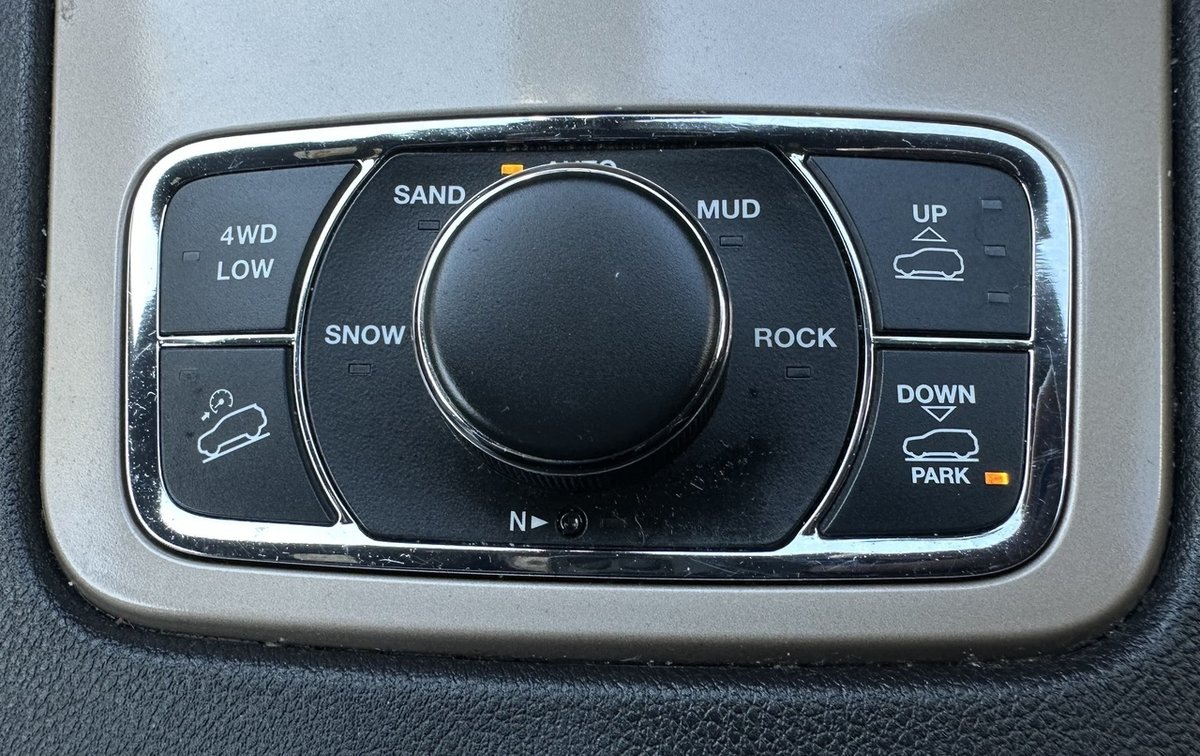 2015 Jeep Grand Cherokee Overland WK MY15 4X4 Dual Range image 30