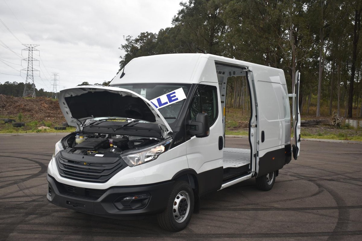 2026 Iveco Daily 35S14V image 8