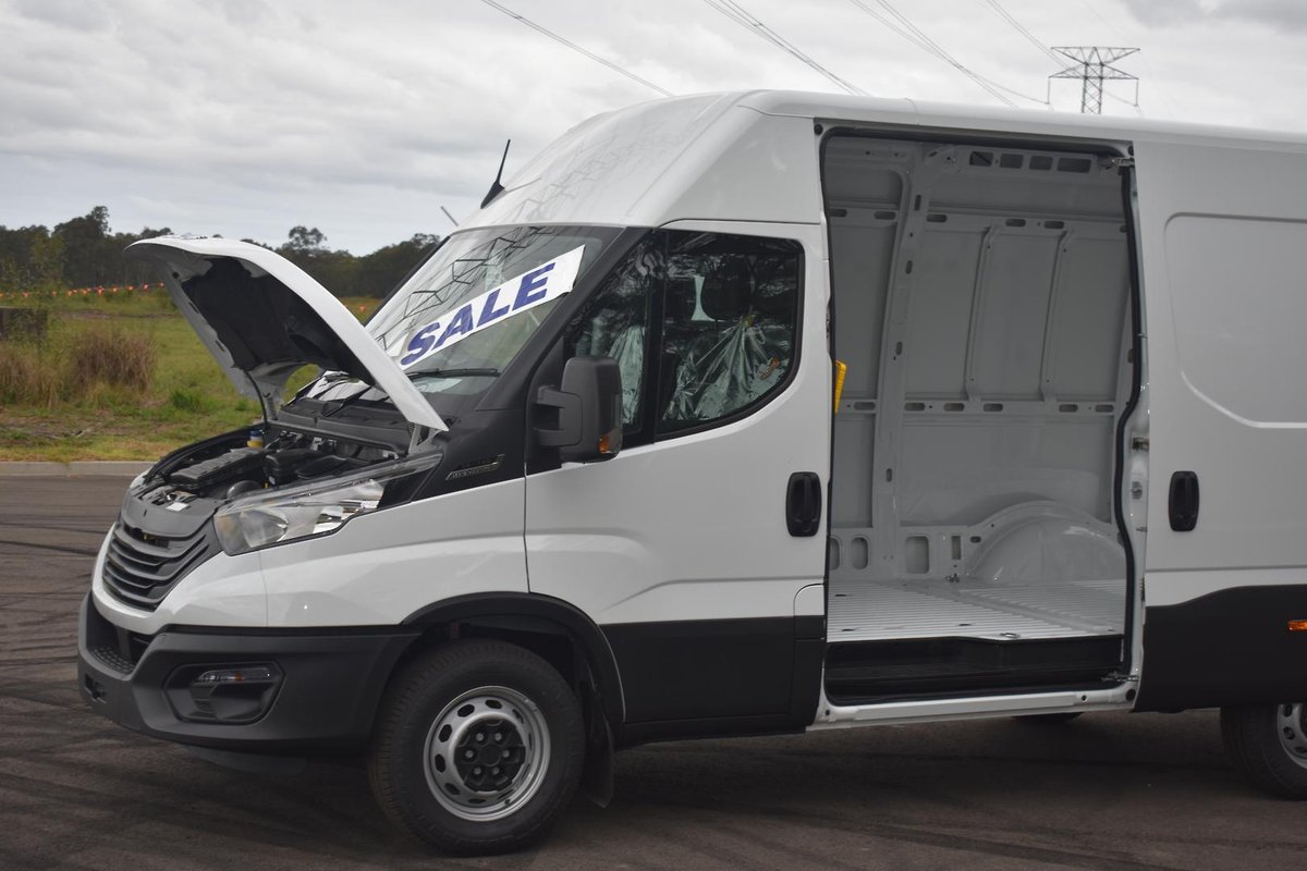 2026 Iveco Daily 35S14V image 9