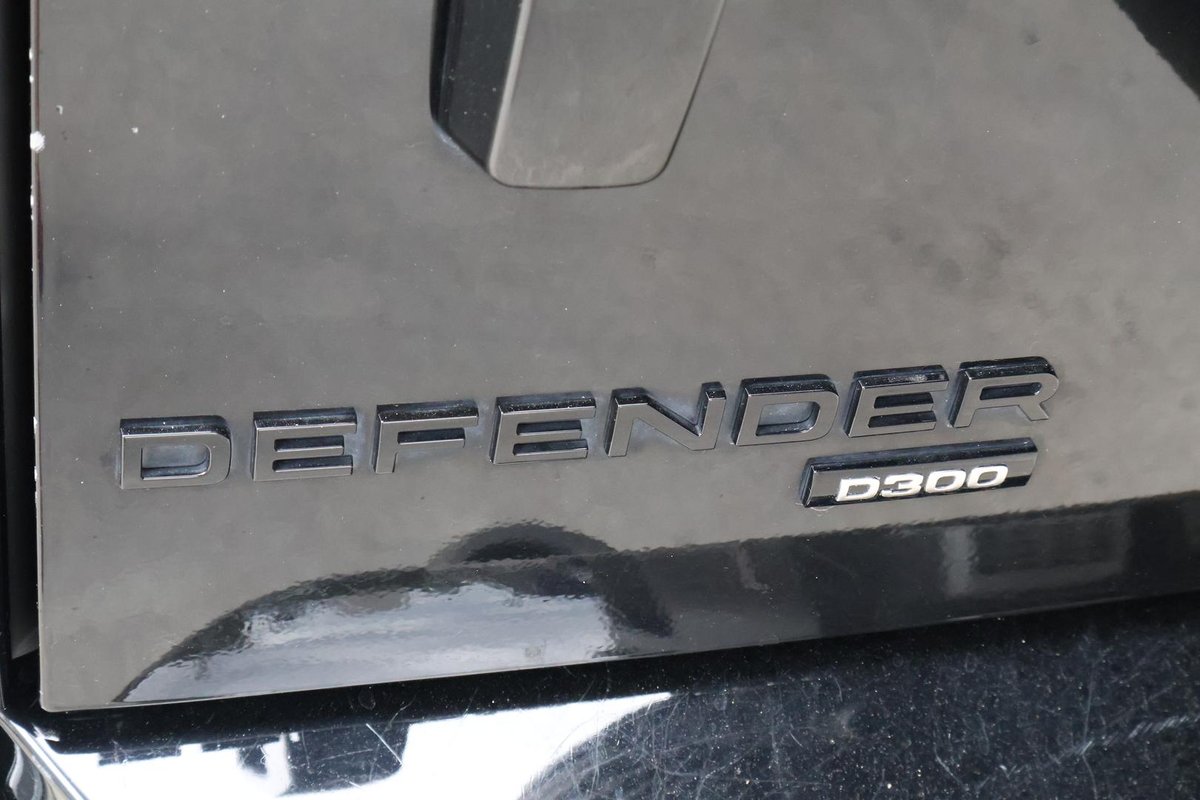 2021 Land Rover Defender 110 D300 X-Dynamic HSE L663 MY22 AWD image 13