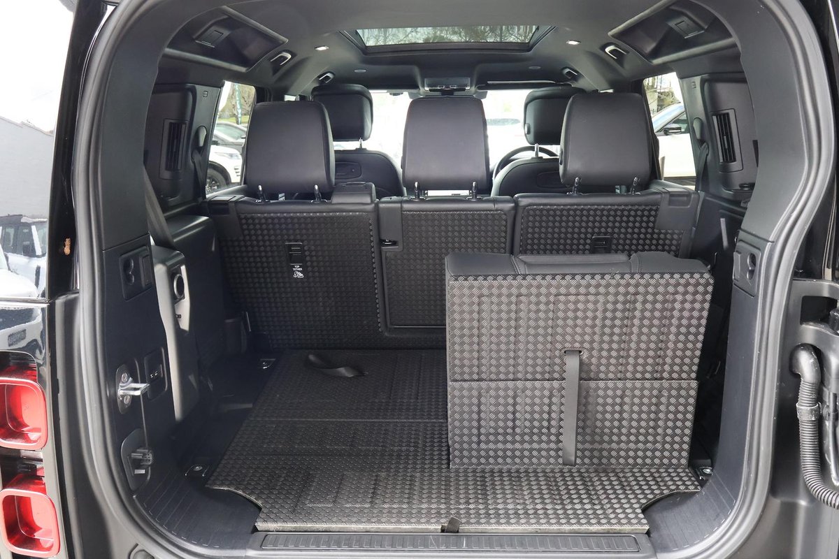 2021 Land Rover Defender 110 D300 X-Dynamic HSE L663 MY22 AWD image 15