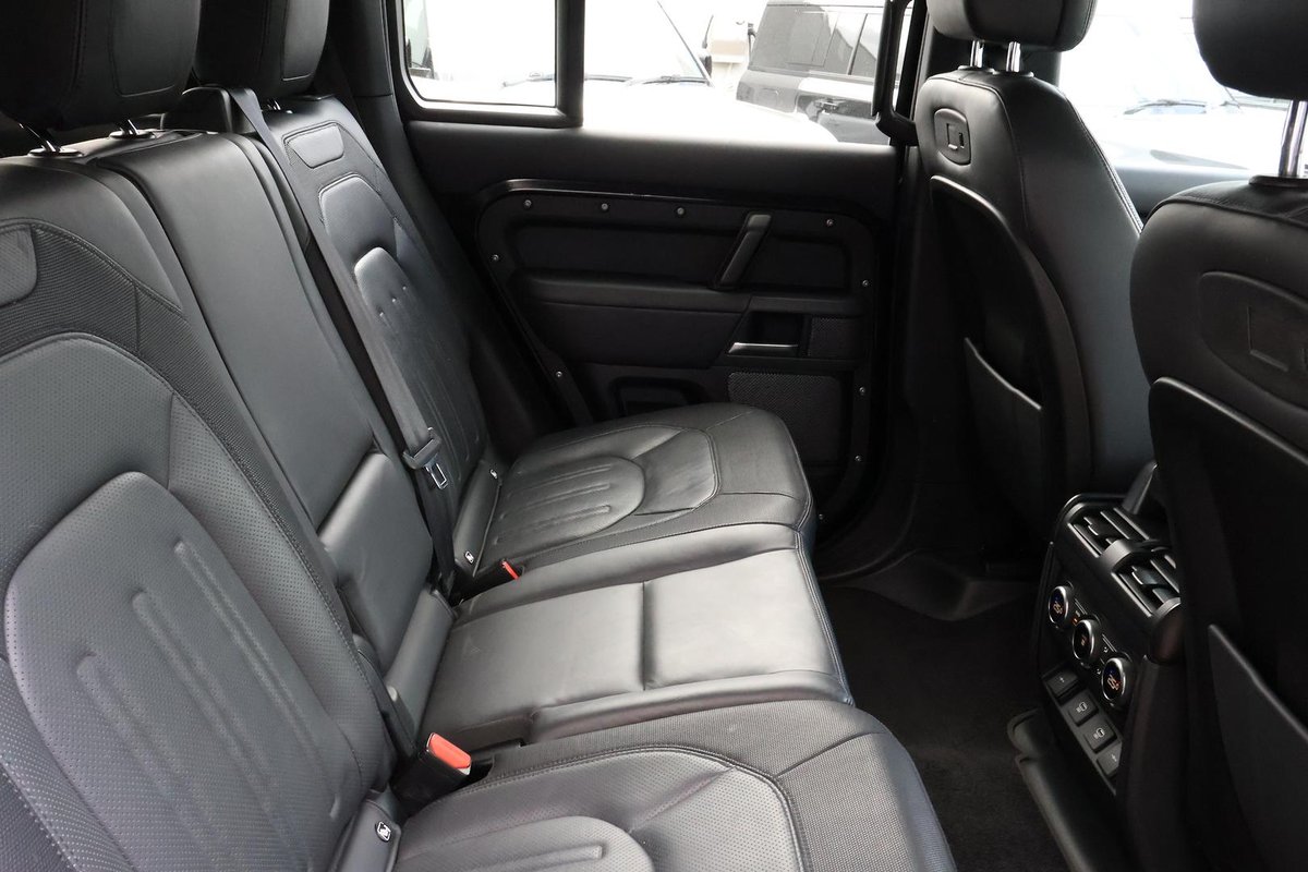 2021 Land Rover Defender 110 D300 X-Dynamic HSE L663 MY22 AWD image 21