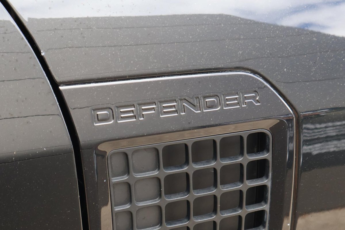 2021 Land Rover Defender 110 D300 X-Dynamic HSE L663 MY22 AWD image 8
