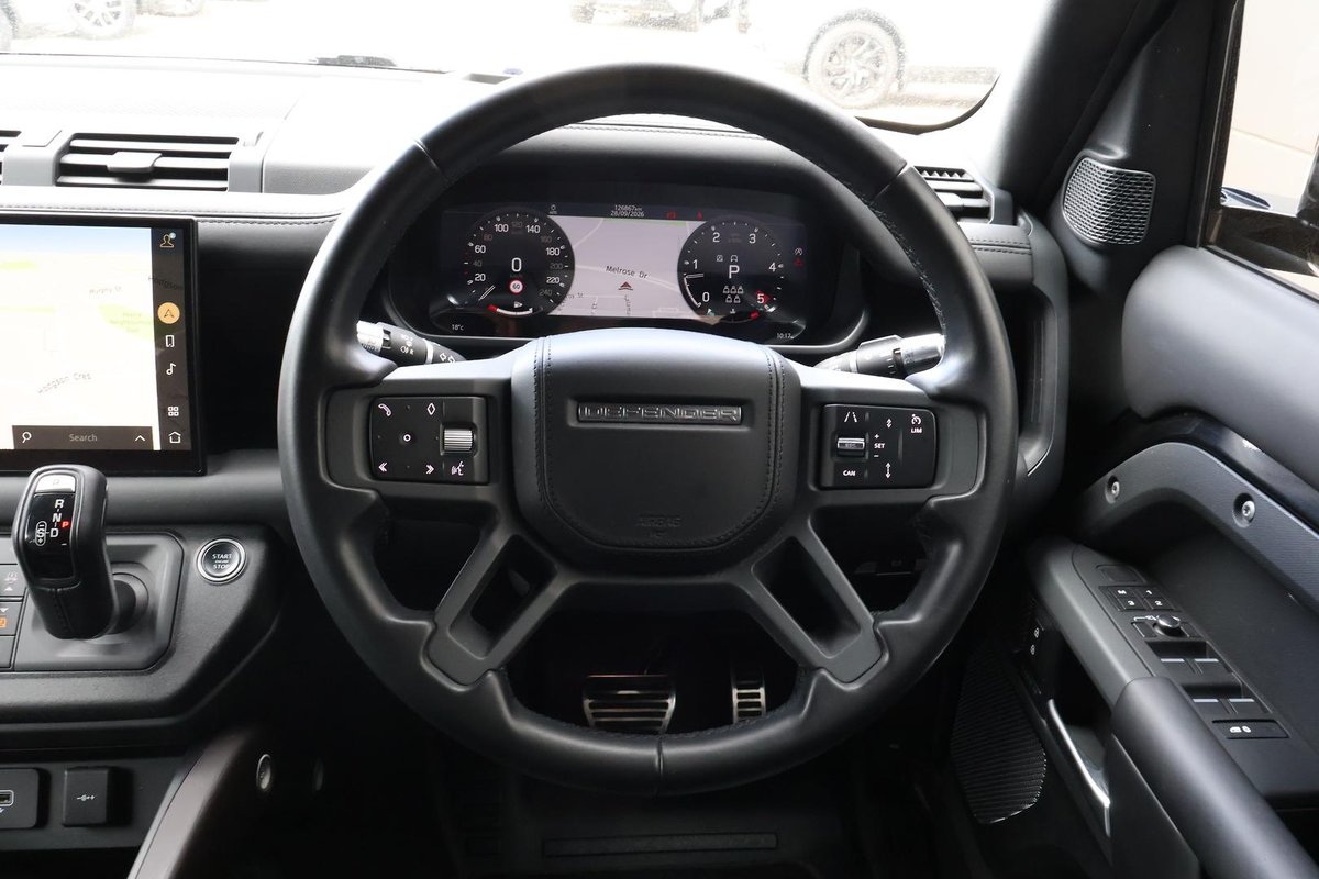 2021 Land Rover Defender 110 D300 X-Dynamic HSE L663 MY22 AWD image 25