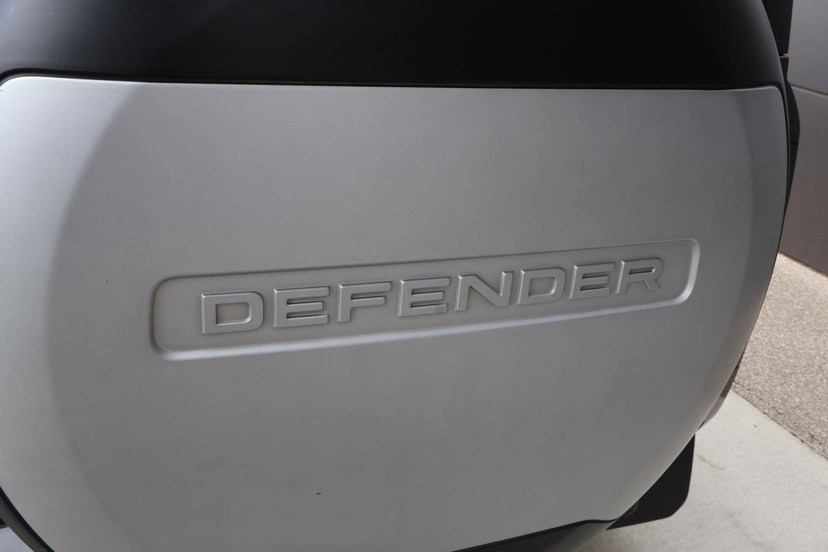 2021 Land Rover Defender 110 D300 X-Dynamic HSE L663 MY22 AWD image 14
