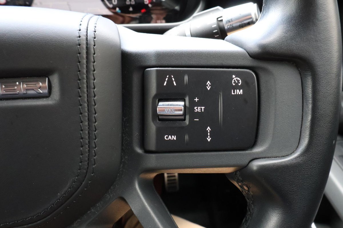 2021 Land Rover Defender 110 D300 X-Dynamic HSE L663 MY22 AWD image 37