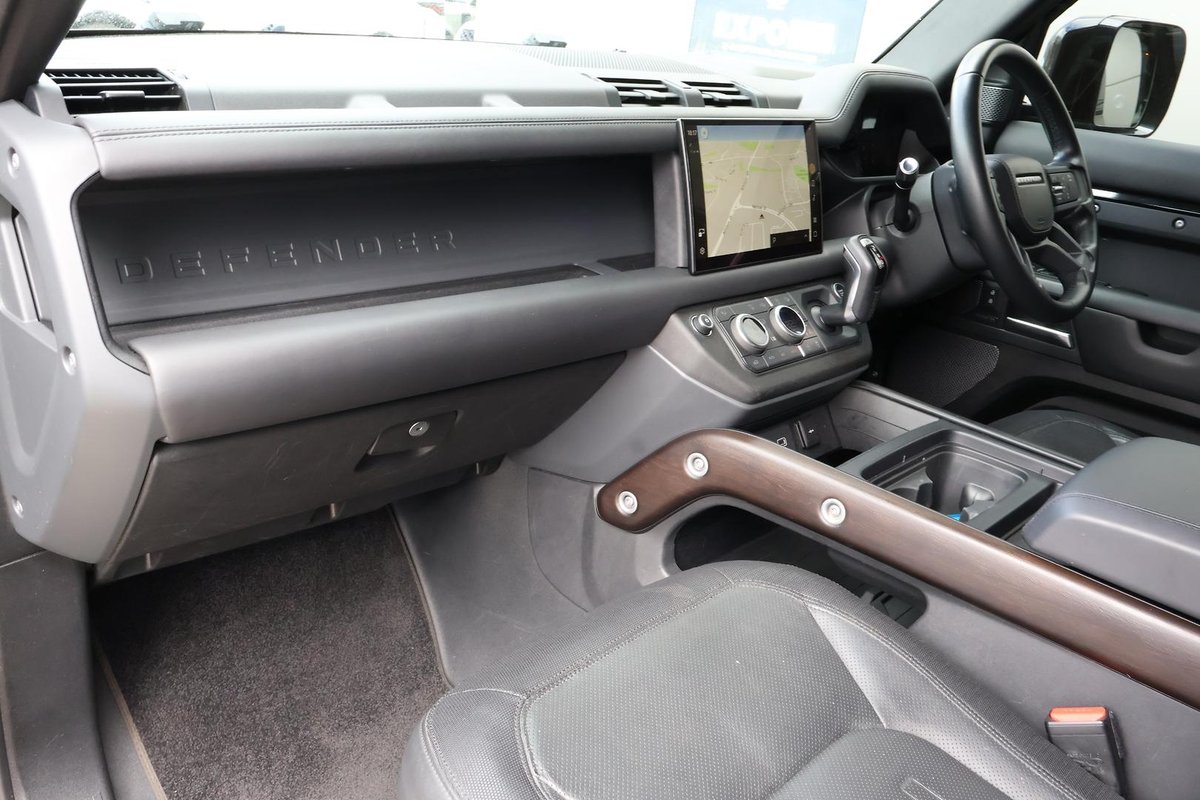 2021 Land Rover Defender 110 D300 X-Dynamic HSE L663 MY22 AWD image 22