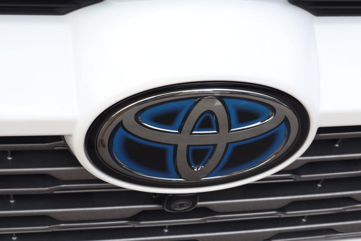 2020 Toyota RAV4 Cruiser AXAH54R 4X4 On Demand image 10