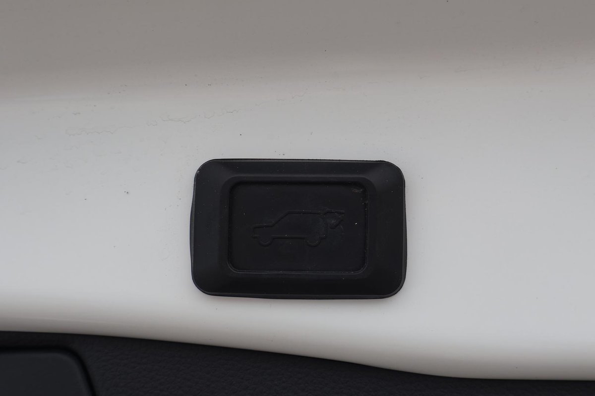 2020 Toyota RAV4 Cruiser AXAH54R 4X4 On Demand image 14