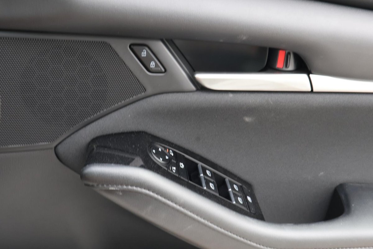 2021 Mazda 3 G20 Pure BP Series image 31