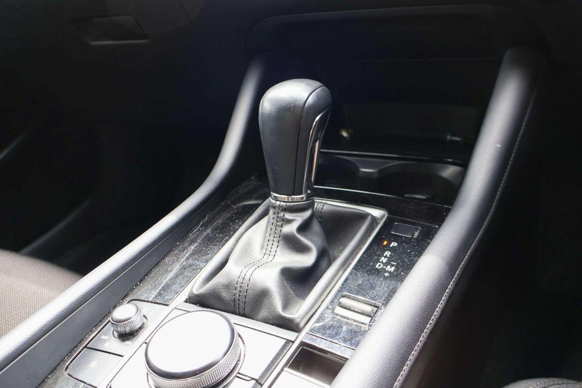 2024 Mazda 3 G20 Pure BP Series image 2