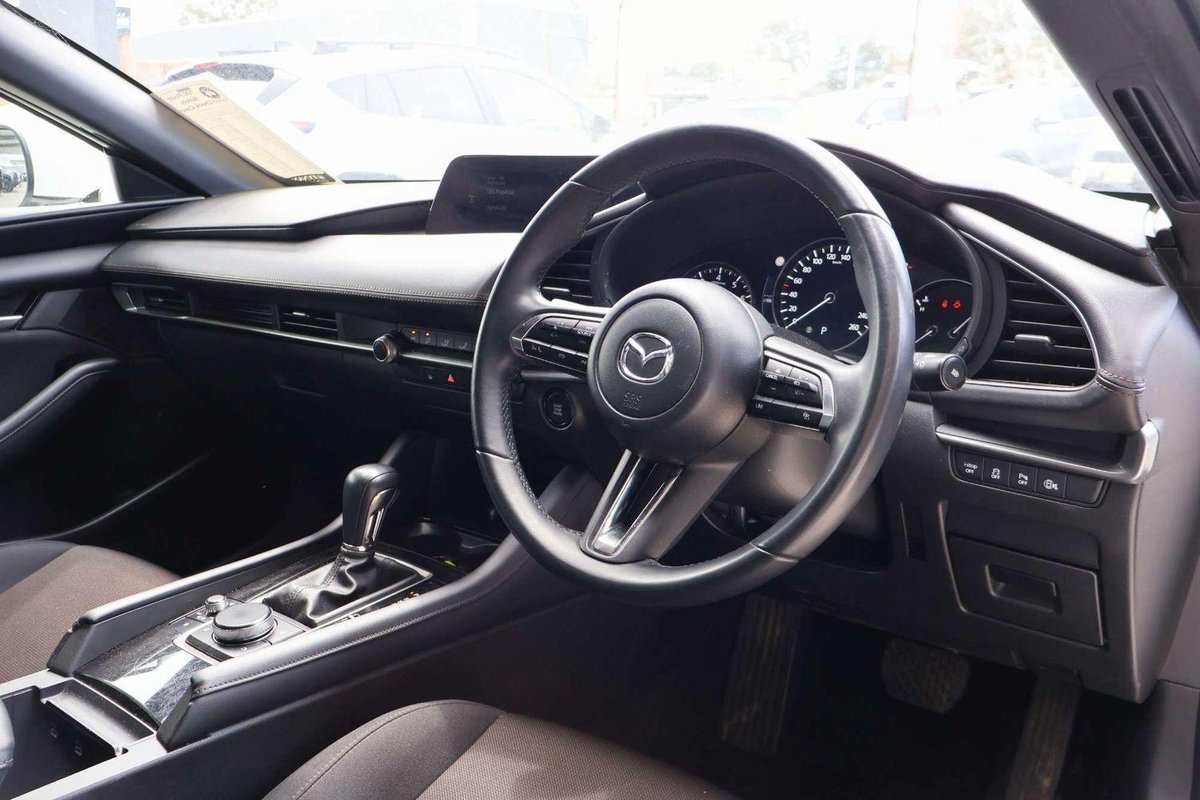 2024 Mazda 3 G20 Pure BP Series image 10