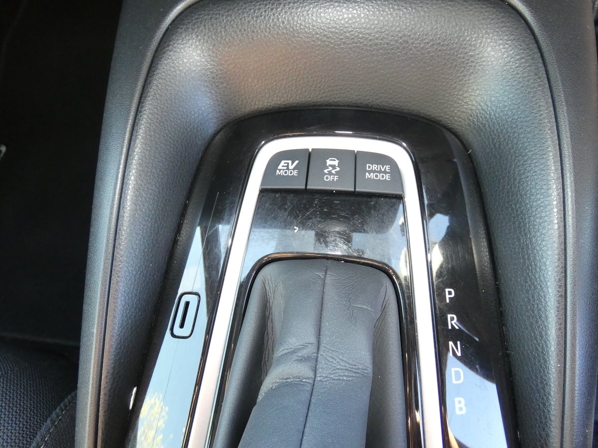 2018 Toyota COROLLA Ascent Sport image 27