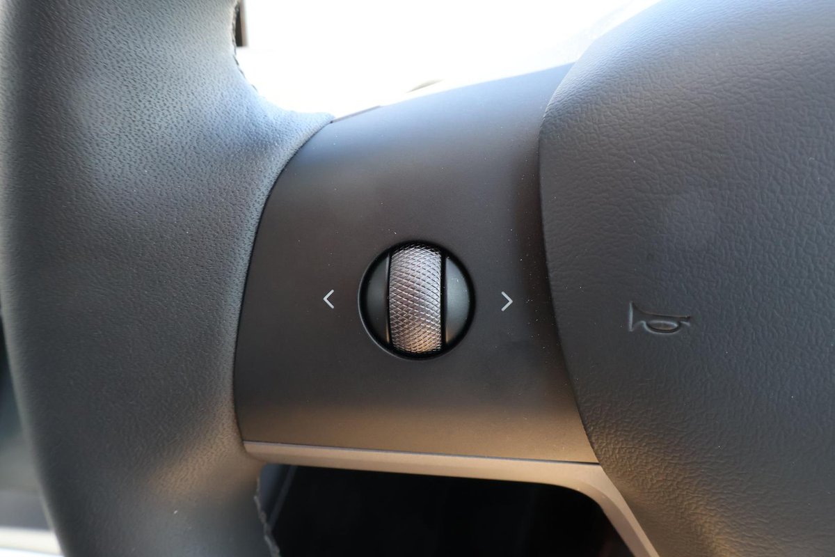 2023 Tesla Model Y Rear-Wheel Drive image 33