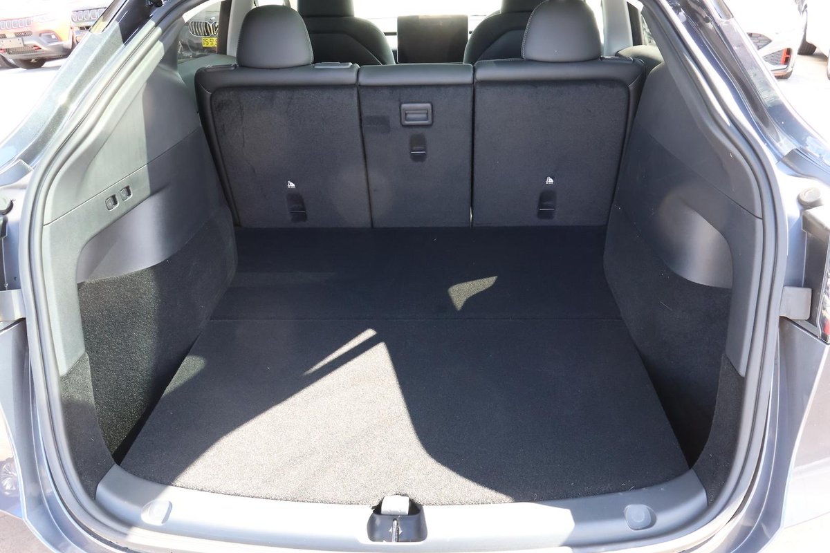 2023 Tesla Model Y Rear-Wheel Drive image 11