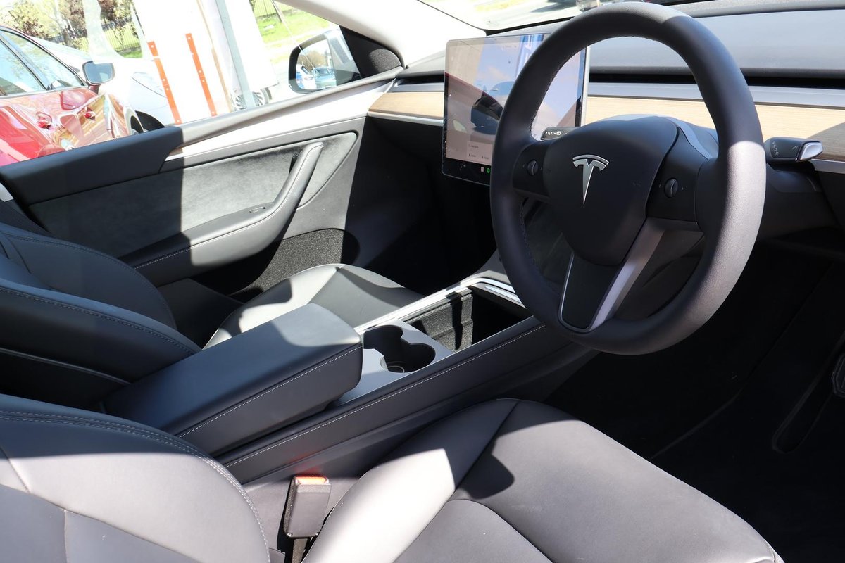2023 Tesla Model Y Rear-Wheel Drive image 16