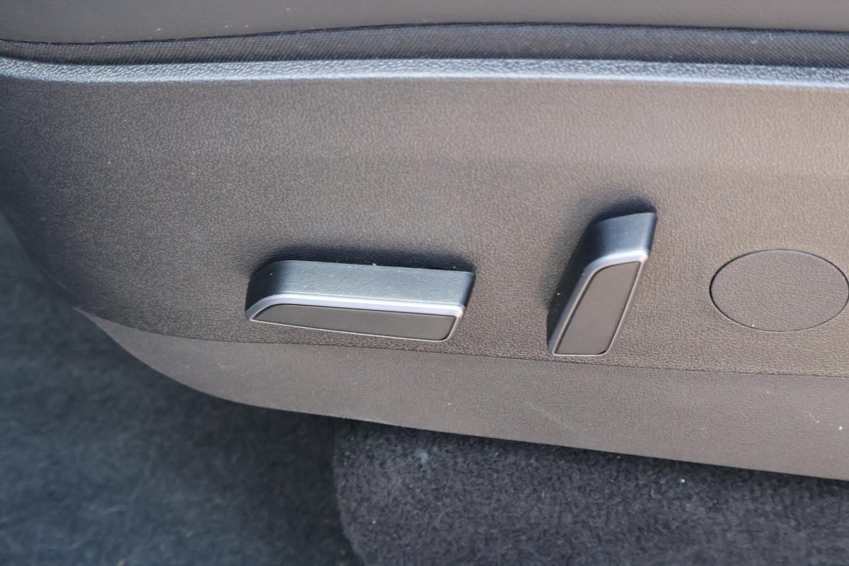 2023 Tesla Model Y Rear-Wheel Drive image 20