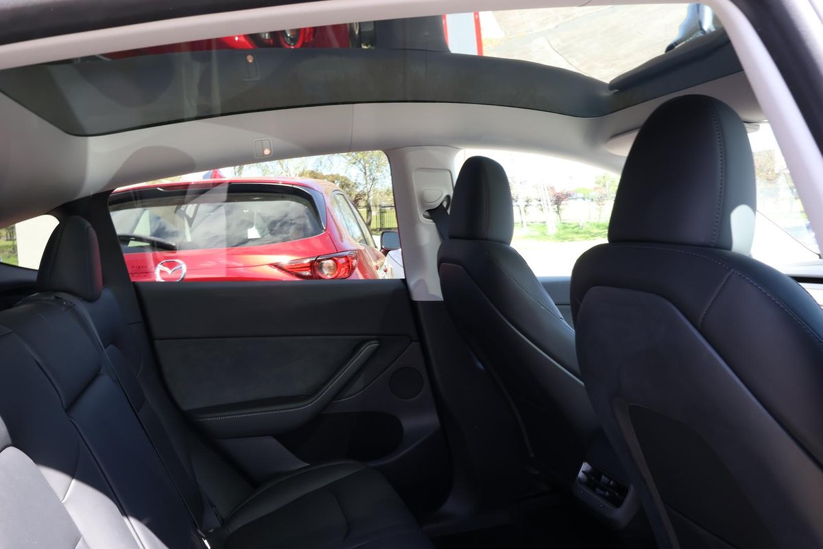 2023 Tesla Model Y Rear-Wheel Drive image 15
