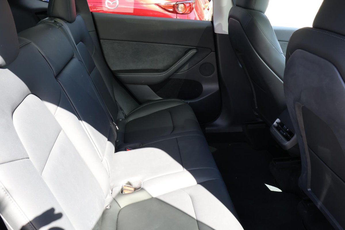 2023 Tesla Model Y Rear-Wheel Drive image 18