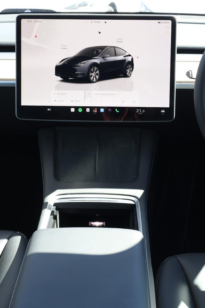 2023 Tesla Model Y Rear-Wheel Drive image 23