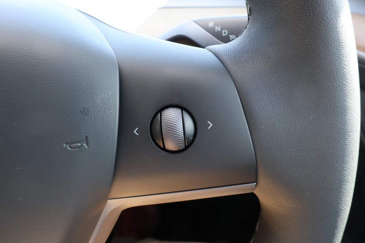 2023 Tesla Model Y Rear-Wheel Drive image 34