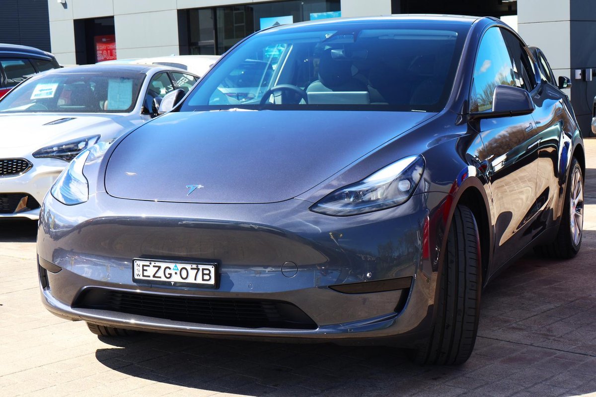 2023 Tesla Model Y Rear-Wheel Drive image 2