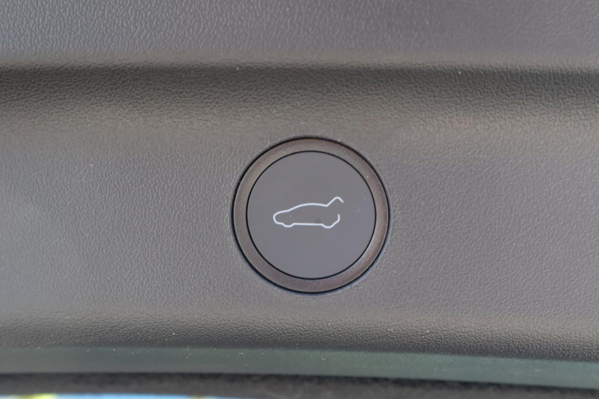 2023 Tesla Model Y Rear-Wheel Drive image 12