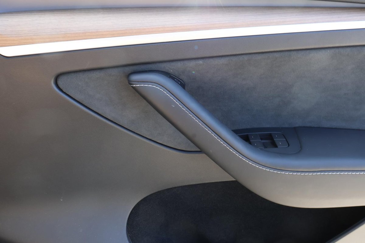 2023 Tesla Model Y Rear-Wheel Drive image 35