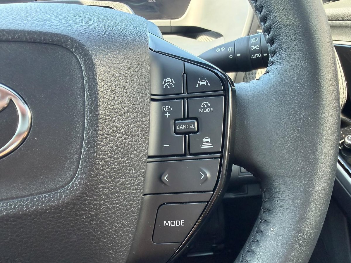 2023 Toyota bZ4X YEAM15R AWD image 41