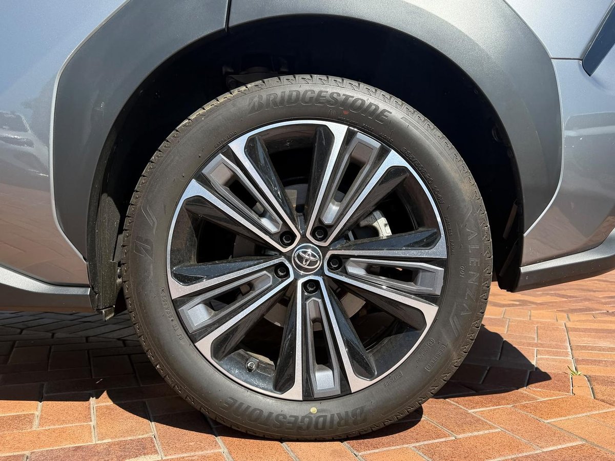 2023 Toyota bZ4X YEAM15R AWD image 9