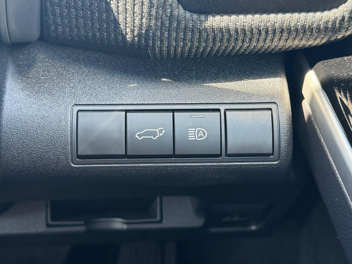 2023 Toyota bZ4X YEAM15R AWD image 26