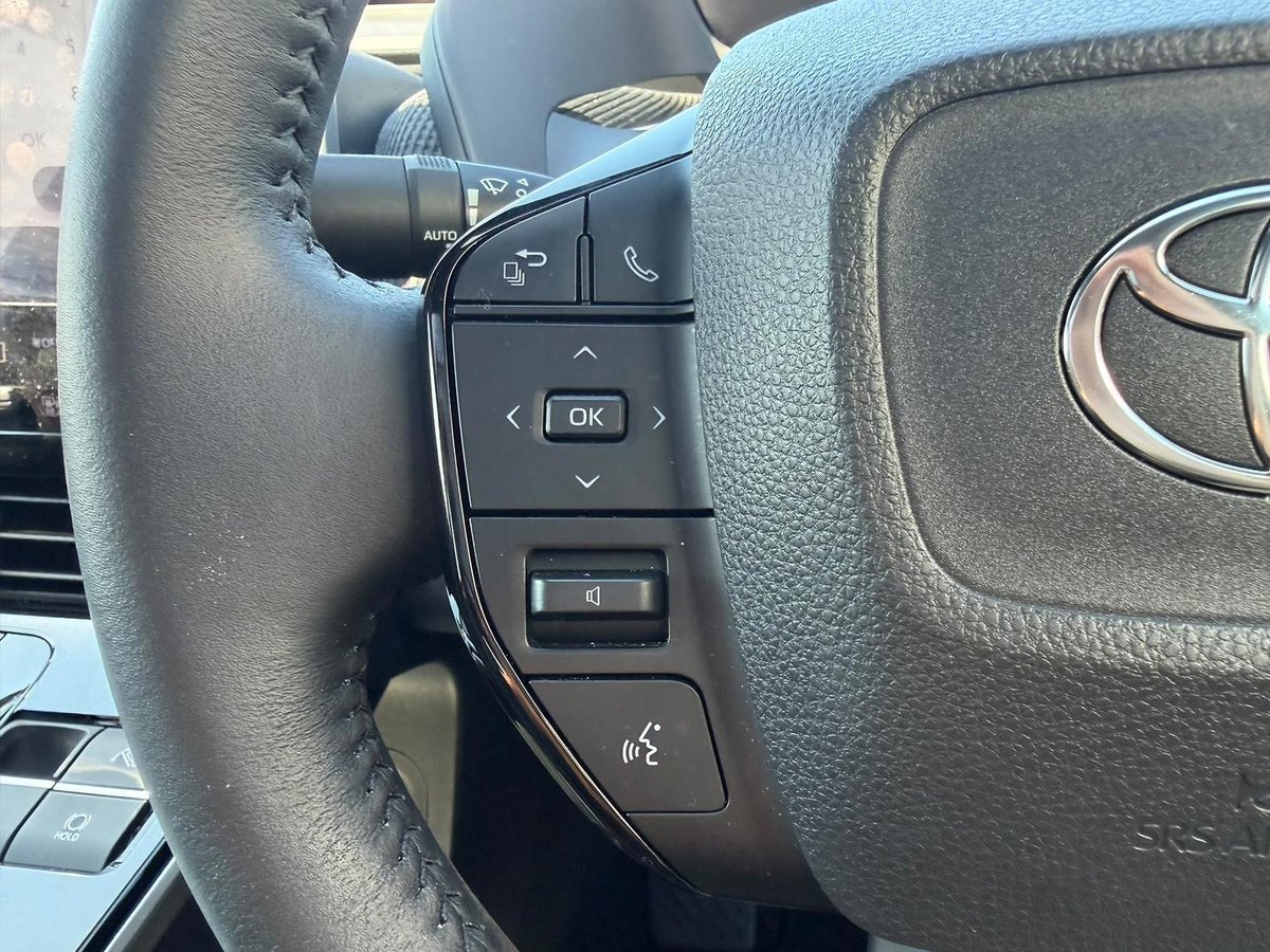 2023 Toyota bZ4X YEAM15R AWD image 24