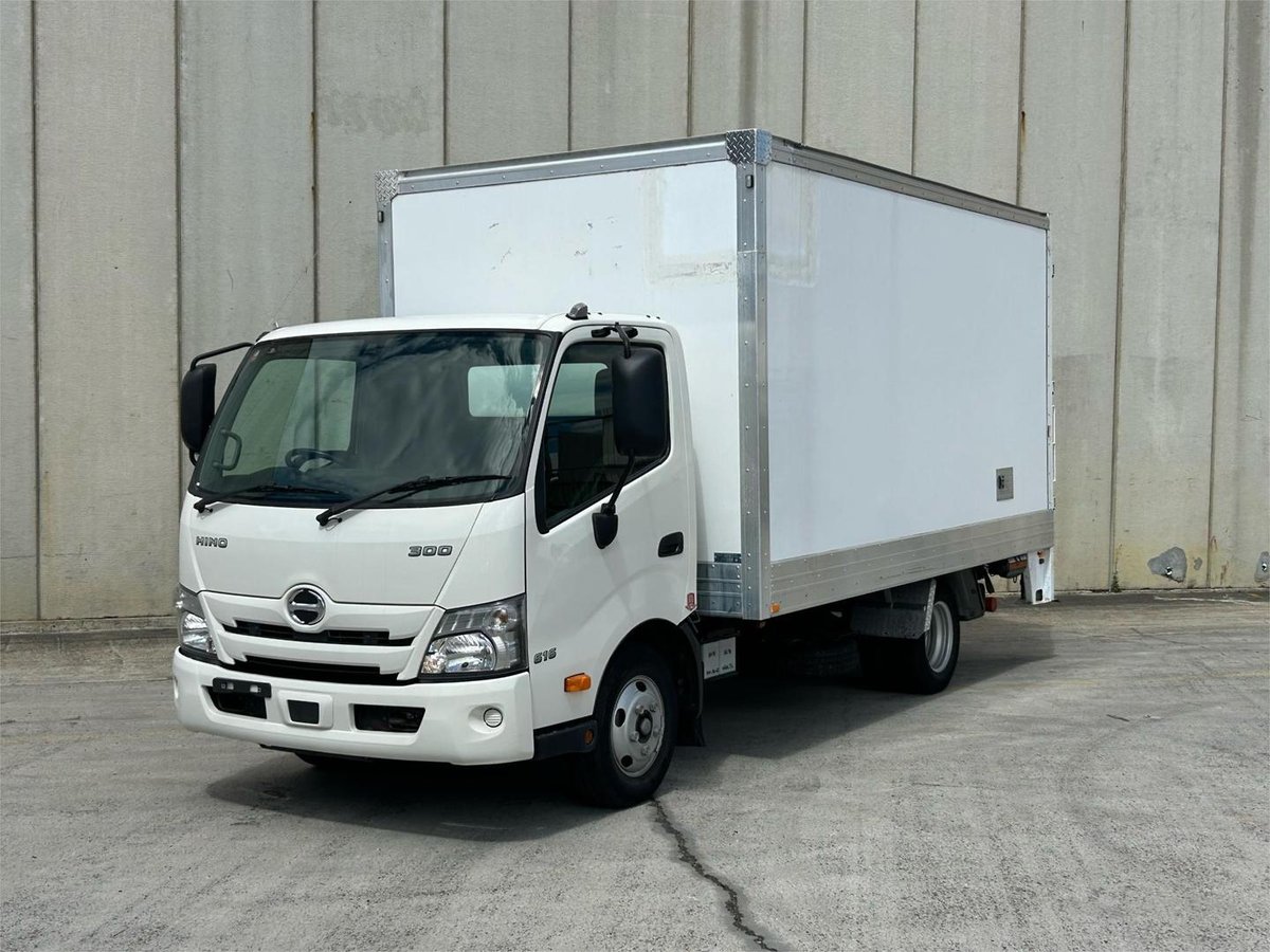 2022 Hino 300 Series