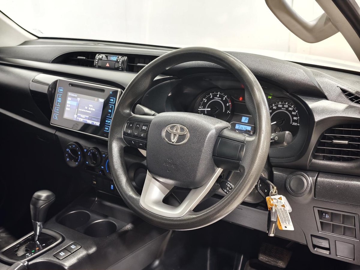 2018 Toyota Hilux Workmate TGN121R 4x2 image 7