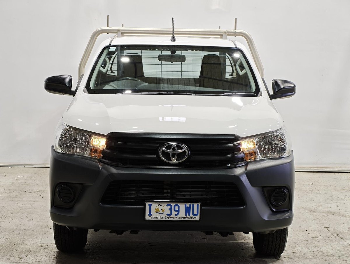 2018 Toyota Hilux Workmate TGN121R 4x2 image 2