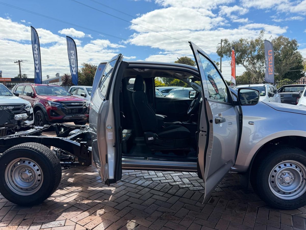 2026 Isuzu D-MAX SX MY25.5 4X4 Dual Range image 21