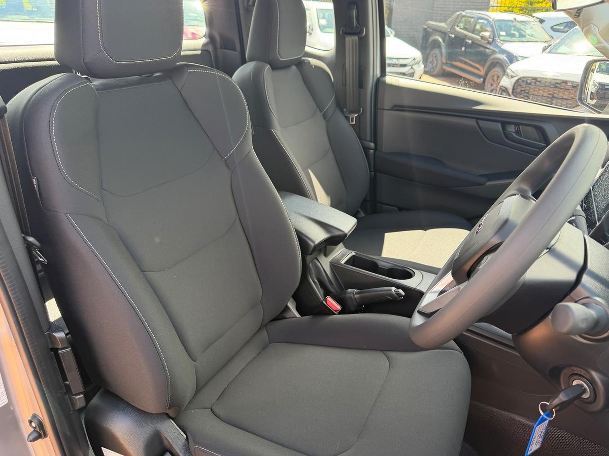 2026 Isuzu D-MAX SX MY25.5 4X4 Dual Range image 16