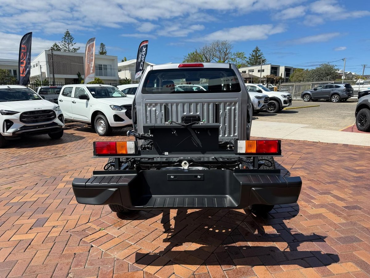 2026 Isuzu D-MAX SX MY25.5 4X4 Dual Range image 9