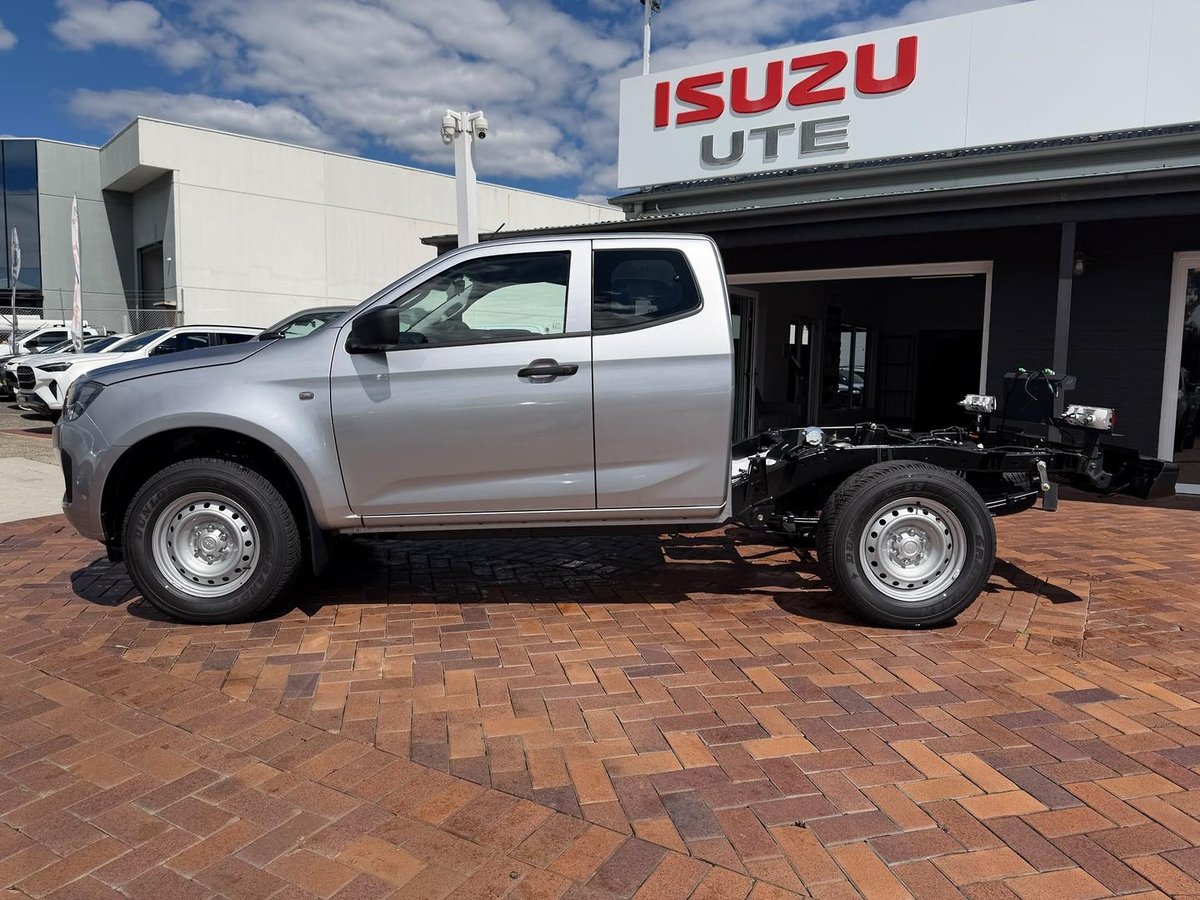 2026 Isuzu D-MAX SX MY25.5 4X4 Dual Range image 4