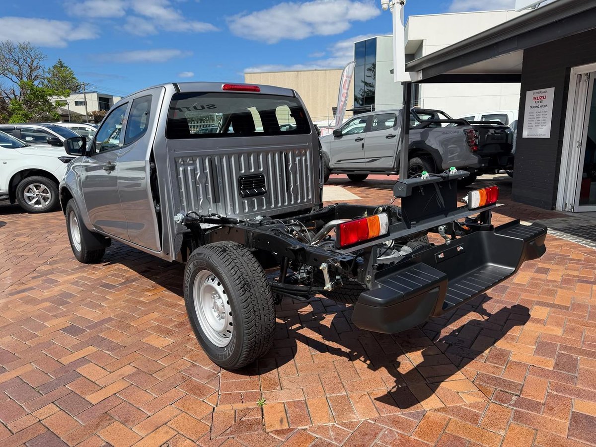 2026 Isuzu D-MAX SX MY25.5 4X4 Dual Range image 11